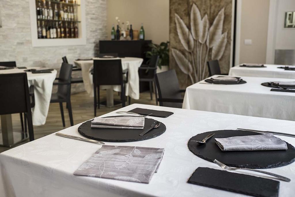 Bhl Boutique Rooms Legnano Exterior foto