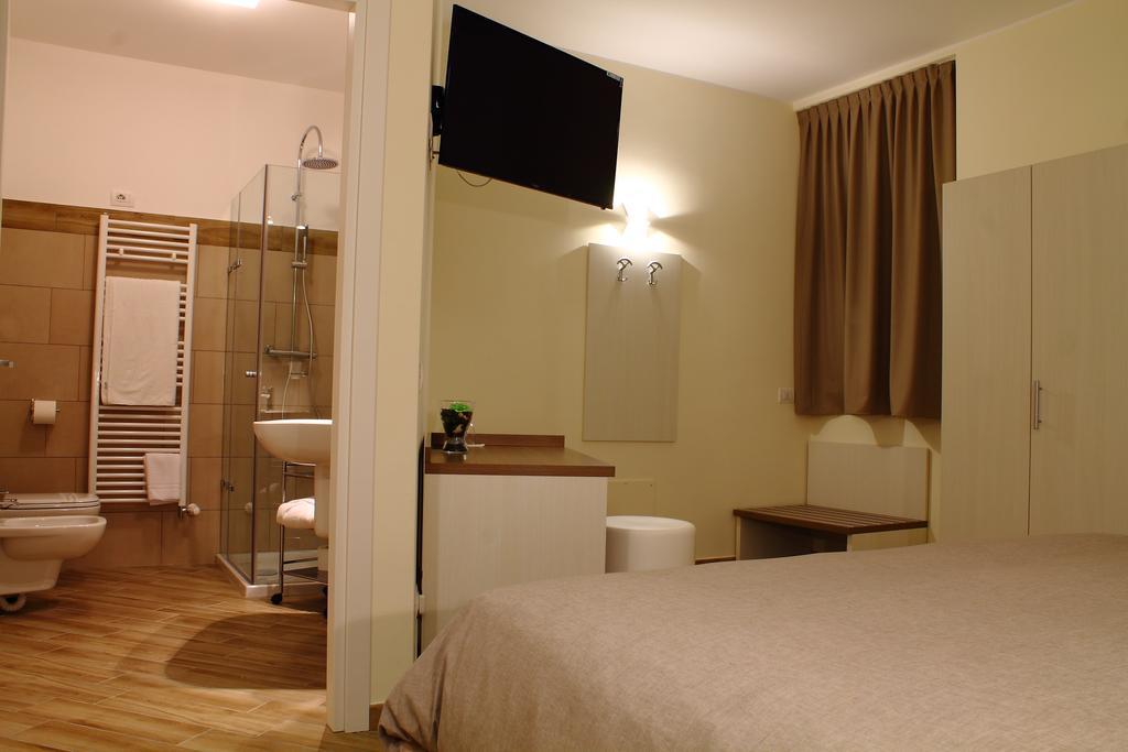 Bhl Boutique Rooms Legnano Exterior foto