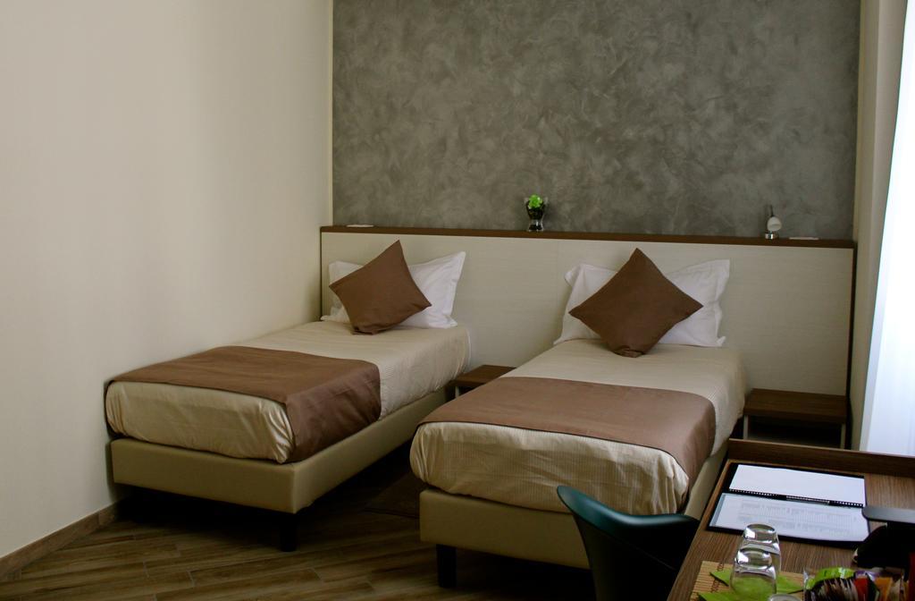 Bhl Boutique Rooms Legnano Habitación foto