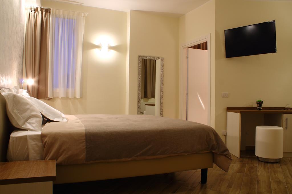 Bhl Boutique Rooms Legnano Habitación foto