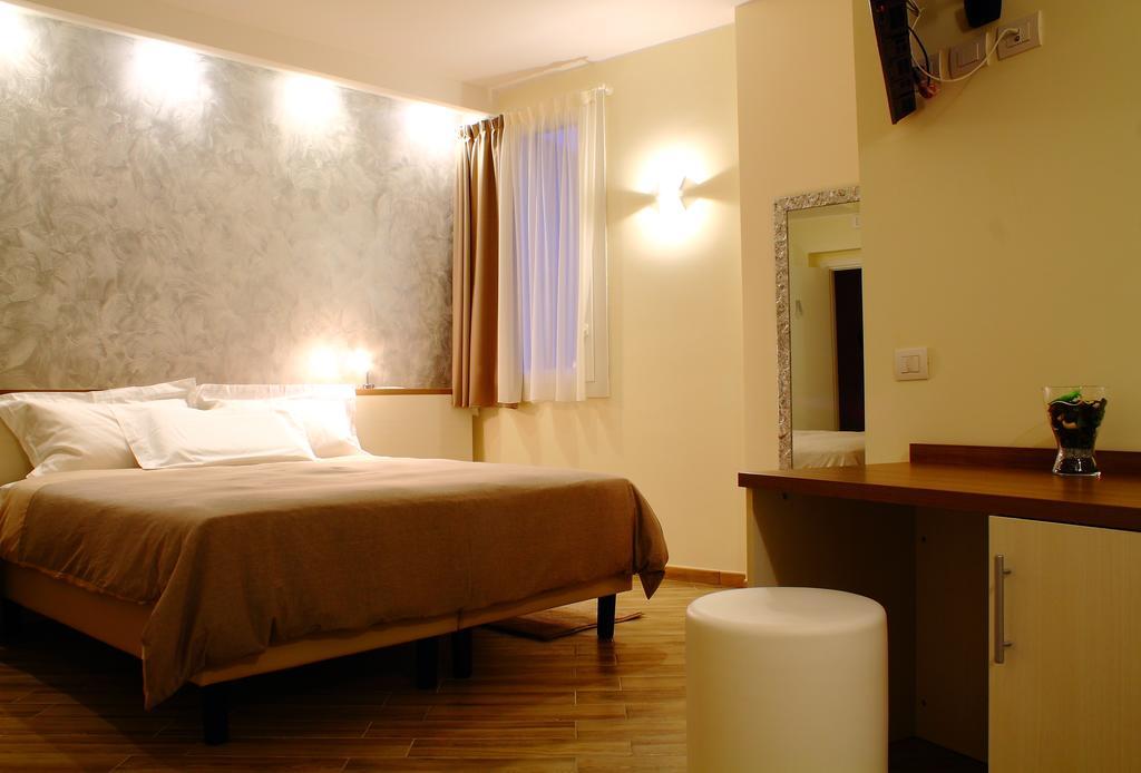 Bhl Boutique Rooms Legnano Habitación foto