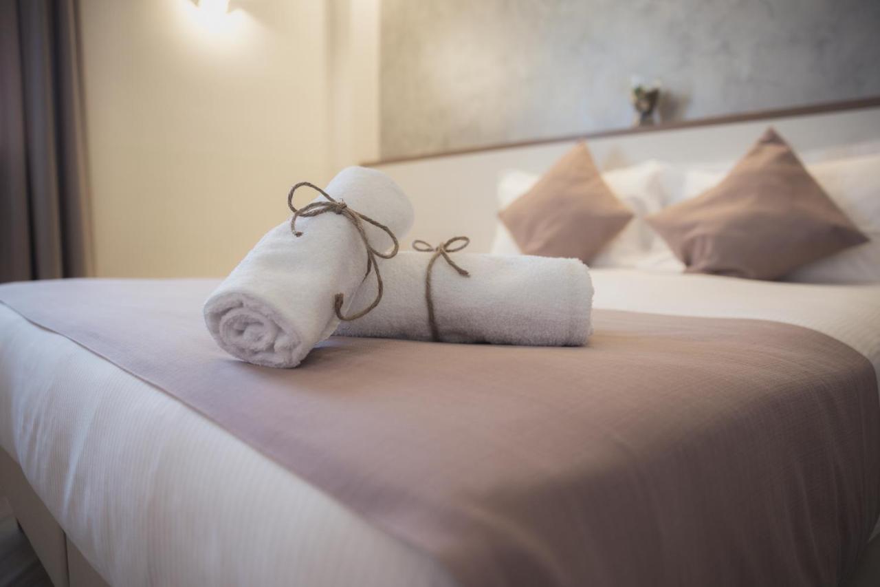 Bhl Boutique Rooms Legnano Exterior foto